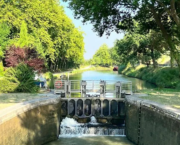 Peniche Dondon - Cocooning Sur Canal Du Midi Ботель Avignonet-de-Lauragais